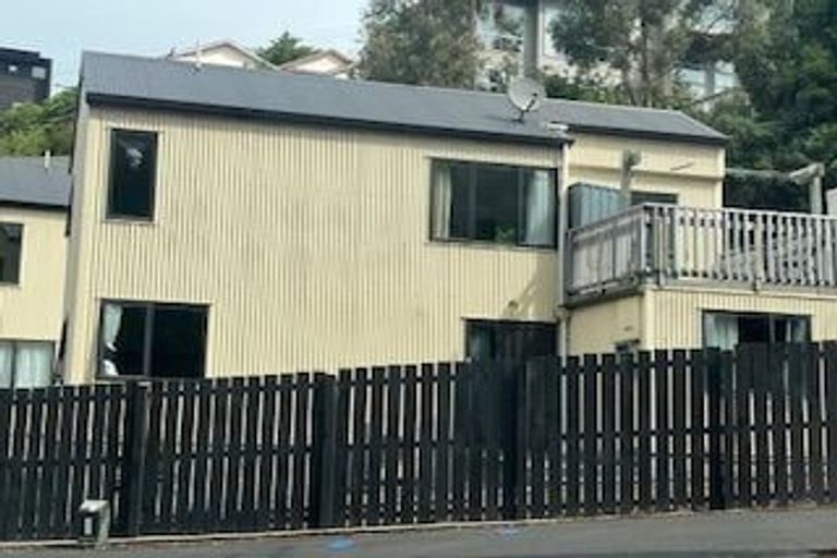Photo of property in 17 Serpentine Avenue, Dunedin Central, Dunedin, 9016