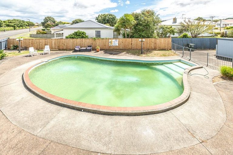 Photo of property in 1 Hurworth Place, College Estate, Whanganui, 4500