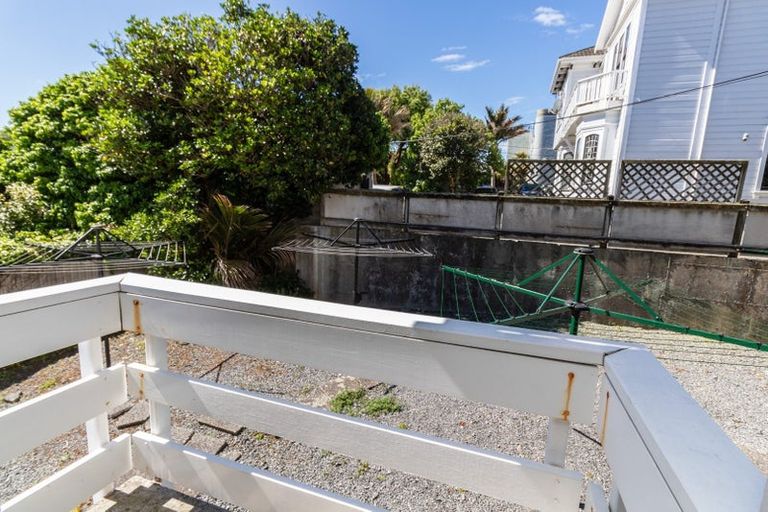 Photo of property in 5 Hawker Street, Mount Victoria, Wellington, 6011