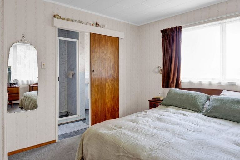 Photo of property in 22 Havelock Place, Blagdon, New Plymouth, 4310