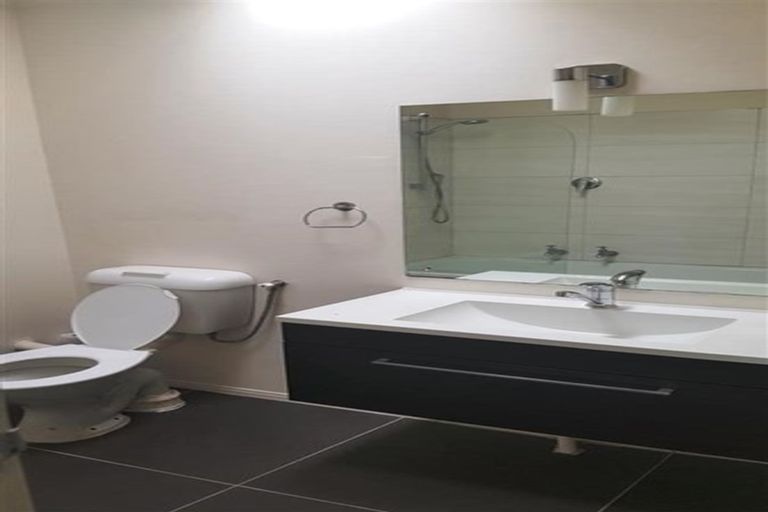 Photo of property in 1/66 Beach Road, Pahurehure, Papakura, 2113