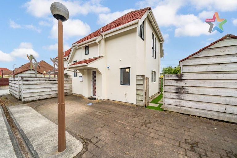 Photo of property in 2/74 Waiwhetu Road, Waiwhetu, Lower Hutt, 5010