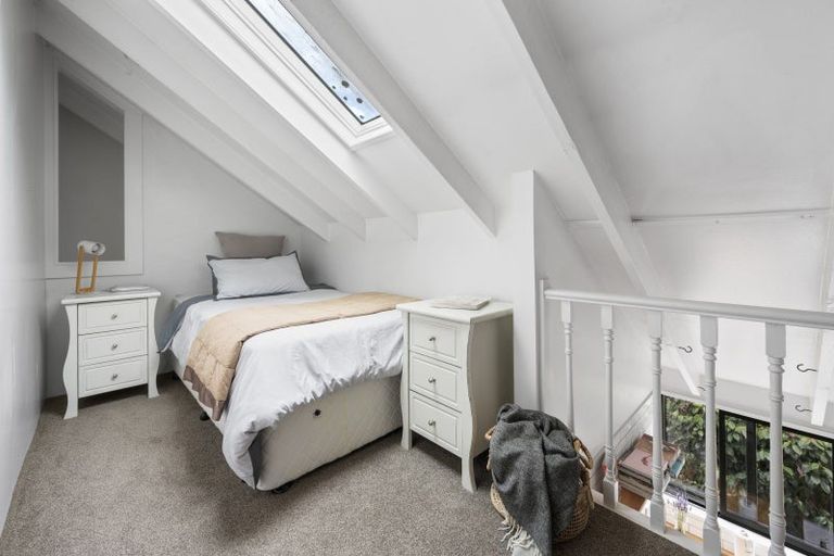 Photo of property in 69 Lipscombe Crescent, Havelock North, 4130