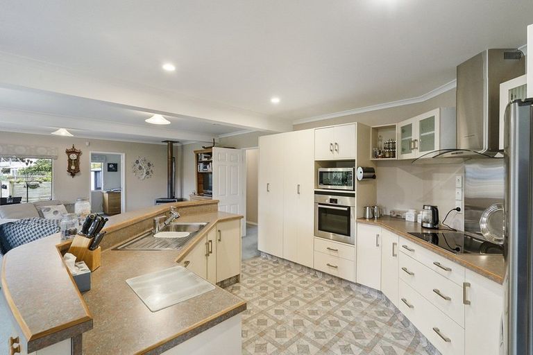 Photo of property in 34 Caroline Crescent, Highbury, Palmerston North, 4412
