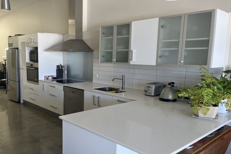 Photo of property in 2/25 Home Street, Mount Victoria, Wellington, 6011