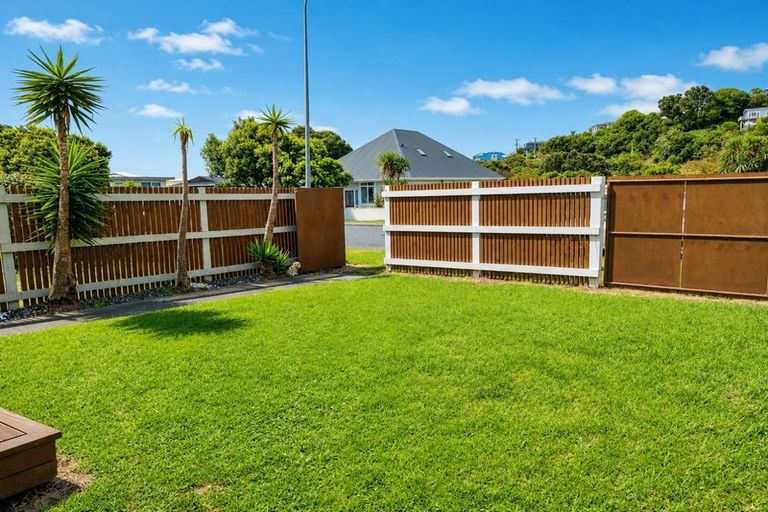 Photo of property in 6 Cluny Road, Plimmerton, Porirua, 5026