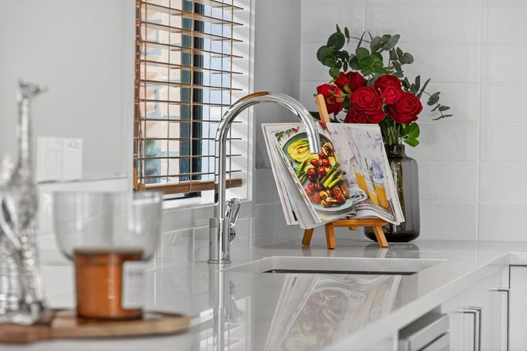 Photo of property in 61d Sabulite Road, Kelston, Auckland, 0602