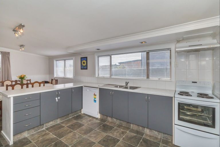 Photo of property in 5 Muapoko Street, Himatangi Beach, Foxton, 4891