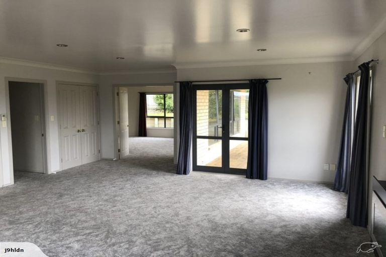 Photo of property in 55 Erlestoke Crescent, Churton Park, Wellington, 6037