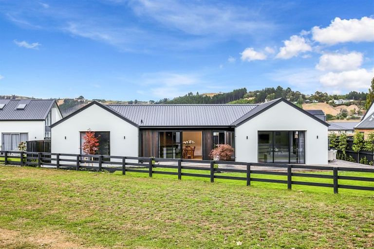 Photo of property in 6 Old Stone Lane, Cracroft, Christchurch, 8022