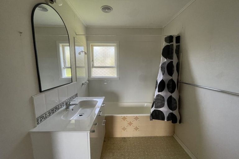 Photo of property in 35 Elliott Avenue, Bayview, Auckland, 0629
