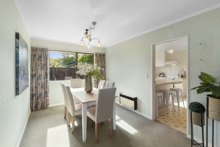 Photo of property in 27 Waddington Drive, Naenae, Lower Hutt, 5011