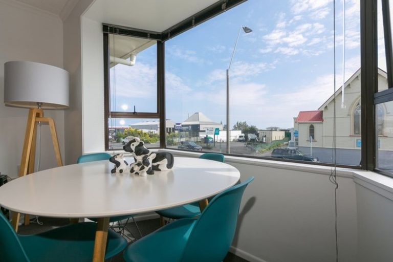 Photo of property in 1/506 Devon Street East, Strandon, New Plymouth, 4312