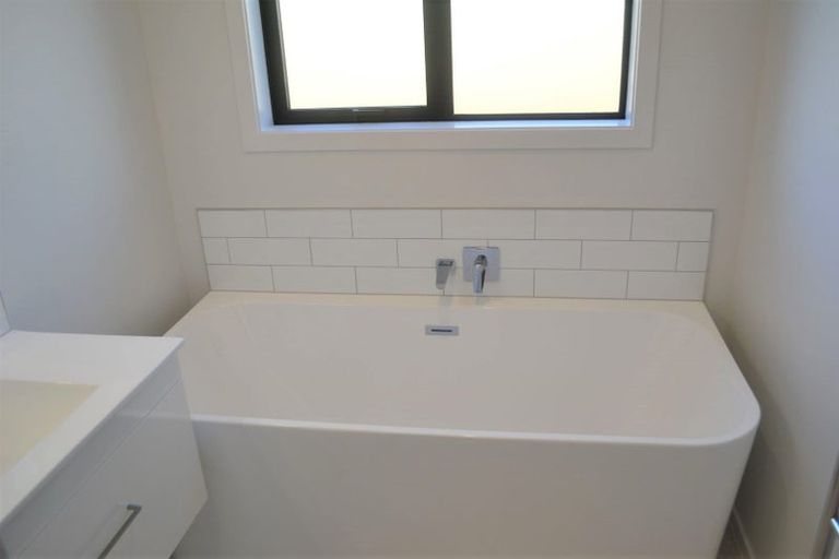 Photo of property in 48 Schooner Drive, Whitby, Porirua, 5024