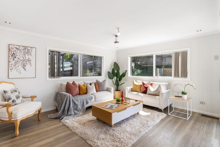 Photo of property in 2/55 Verran Road, Birkenhead, Auckland, 0626