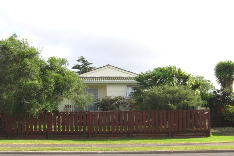 Photo of property in 178 Waitemata Drive, Ranui, Auckland, 0612