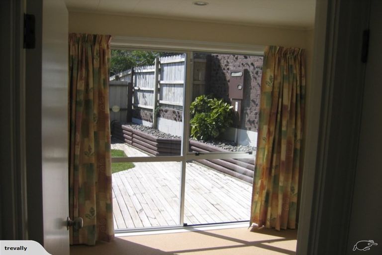 Photo of property in 1 Anna Watson Road, Half Moon Bay, Auckland, 2012