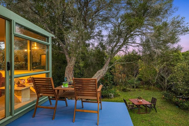 Photo of property in 424 Don Buck Road, Massey, Auckland, 0614