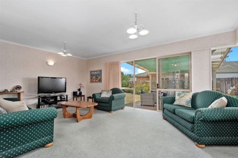 Photo of property in 6 Sequoia Grove, Mount Maunganui, 3116
