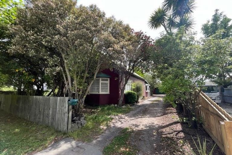 Photo of property in 7 Grove Road, Addington, Christchurch, 8024