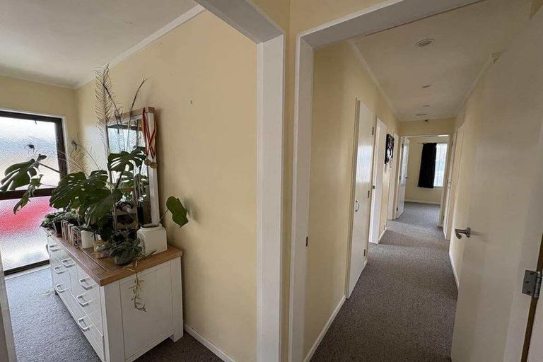 Photo of property in 3 Fenchurch Grove, Stokes Valley, Lower Hutt, 5019