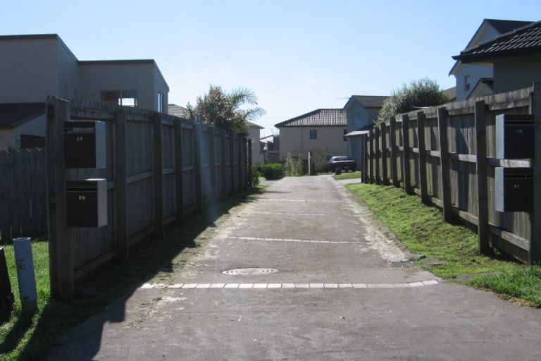 Photo of property in 25 Kinleith Way, Albany, Auckland, 0632