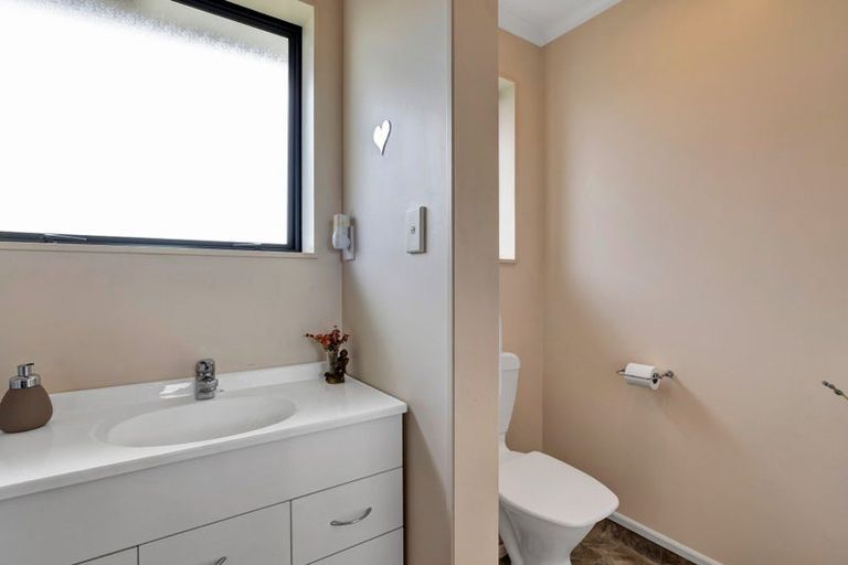 Photo of property in 10 Curtis Street, Stratford, 4332