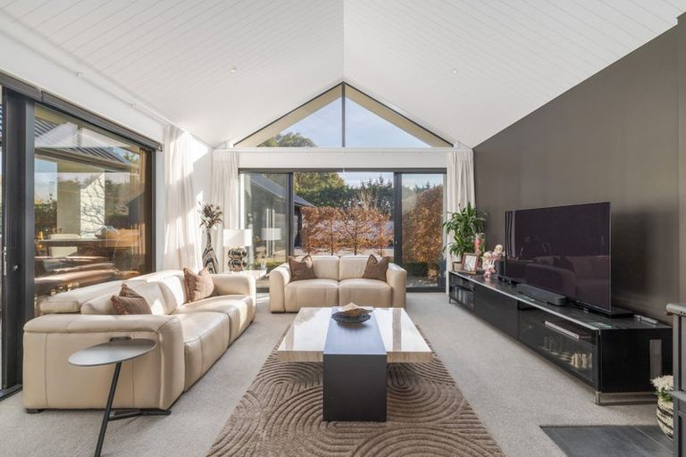 Photo of property in 15 Ashford Avenue, Prebbleton, 7604