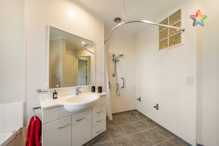 Photo of property in 19 Richmond Grove, Woburn, Lower Hutt, 5010