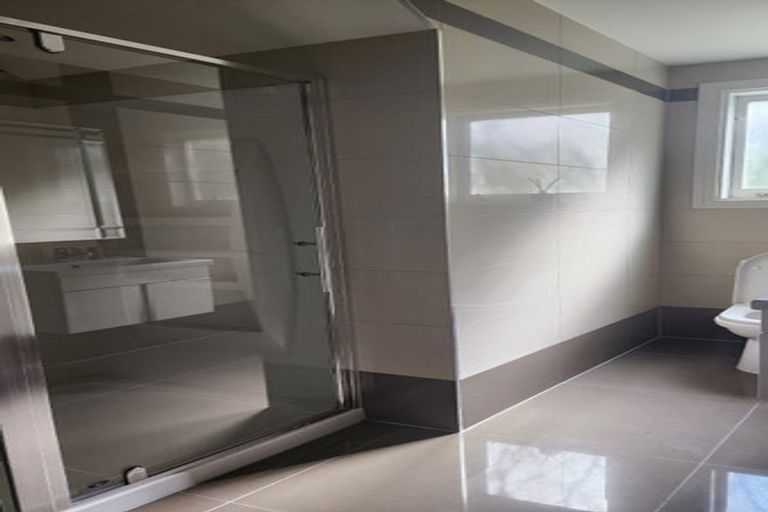 Photo of property in 186 Boord Crescent, Kumeu, 0891