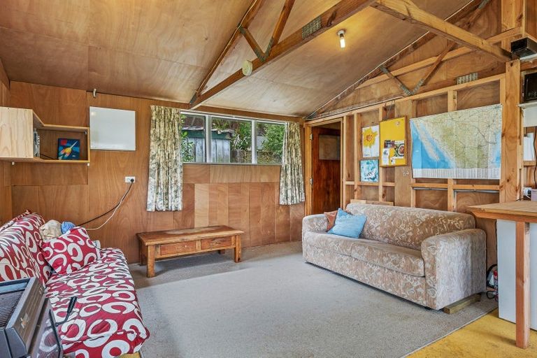 Photo of property in 11 James Street, Waikawa Beach, Manakau, 5573