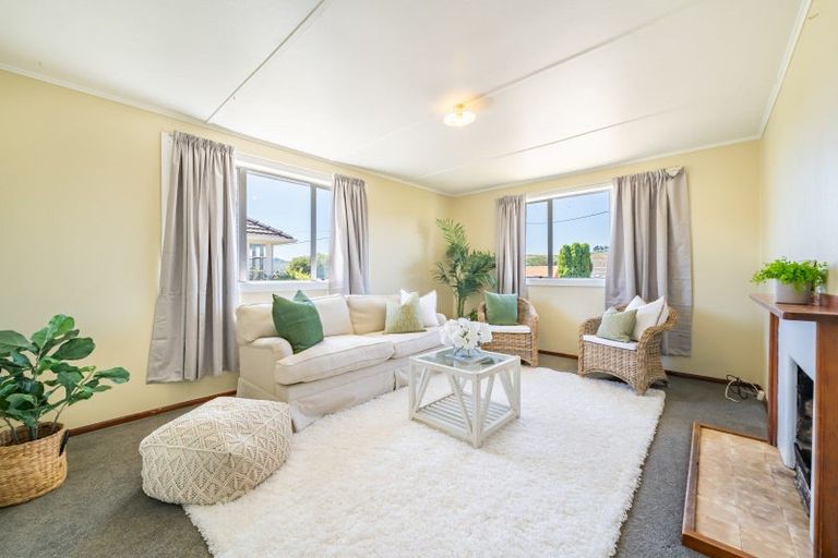 Photo of property in 6 Mexted Crescent, Ranui, Porirua, 5024