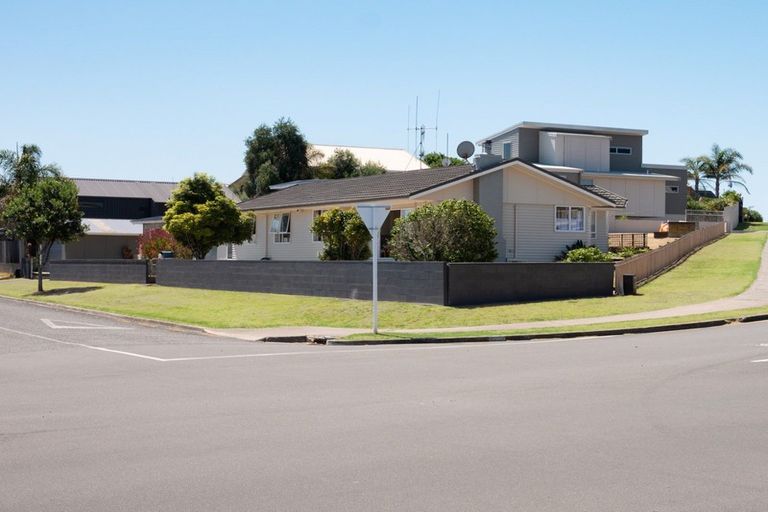 Photo of property in 35 Valley Road, Mount Maunganui, 3116