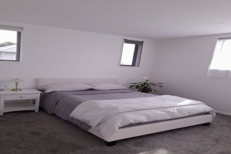 Photo of property in 2/11 Cressy Street, Waterloo, Lower Hutt, 5011