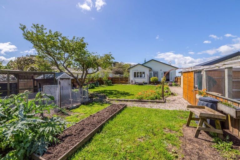 Photo of property in 6 South Featherston Road, South Featherston, Featherston, 5771
