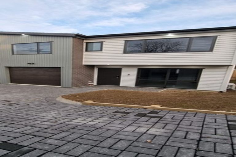 Photo of property in 425f Great South Road, Opaheke, Papakura, 2113