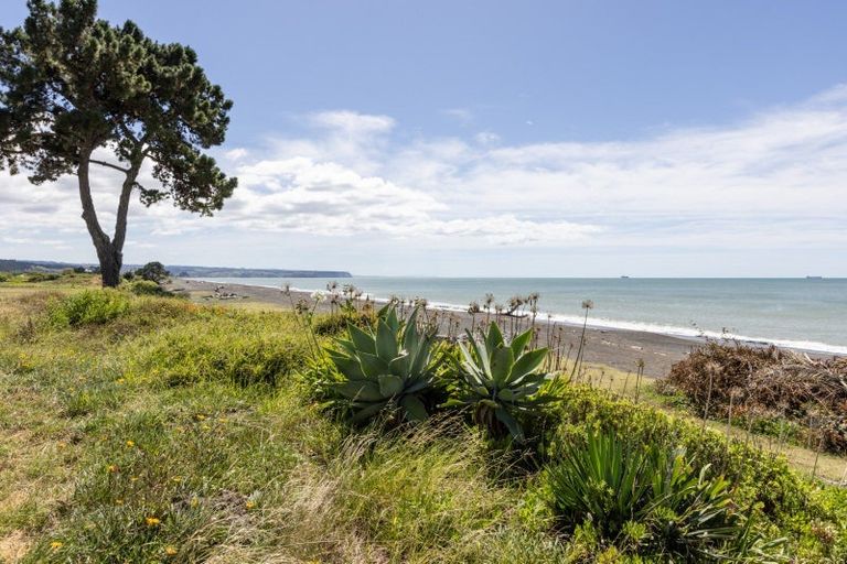 Photo of property in 73 Le Quesne Road, Bay View, Napier, 4104