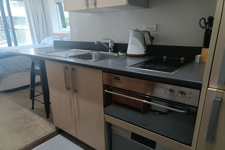 Photo of property in Dual Apartments, 108/142 Vivian Street, Te Aro, Wellington, 6011