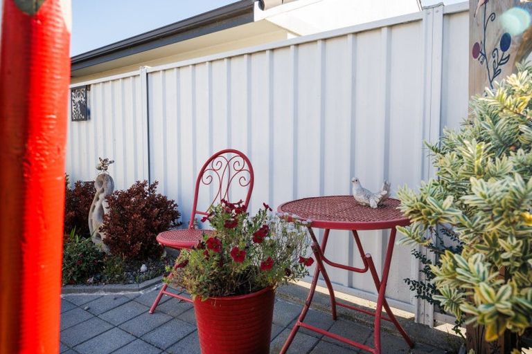 Photo of property in 12 Lancewood Lane, Roslyn, Palmerston North, 4414