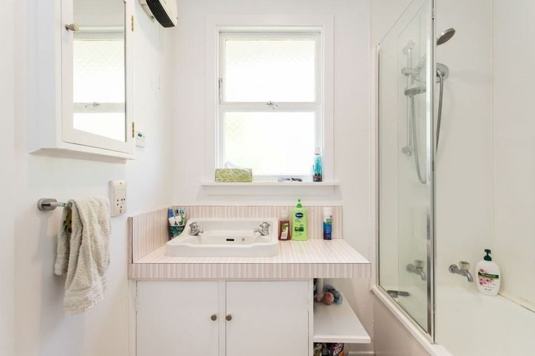 Photo of property in 2/18 Selwyn Street, Somerfield, Christchurch, 8024