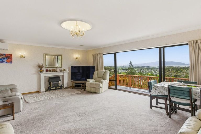 Photo of property in 51 Kotare Street, Waikanae, 5036