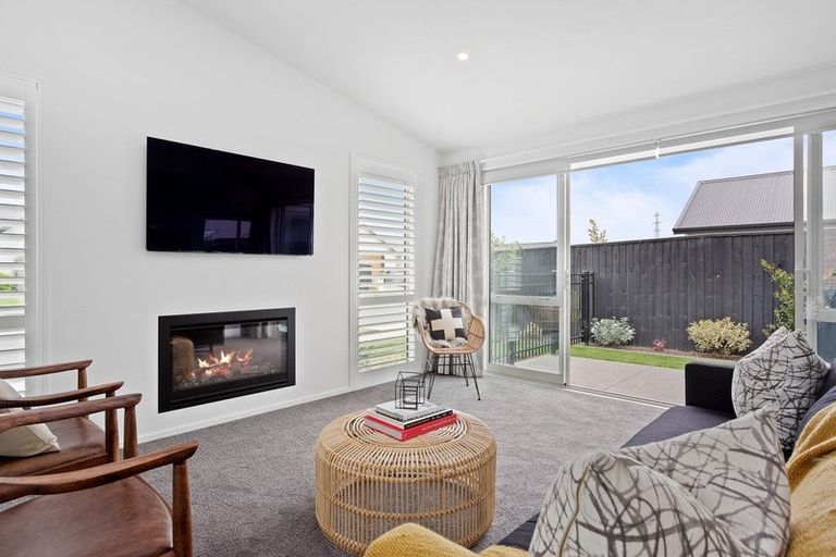 Photo of property in 9 Pembrook Close, Rangiora, 7400