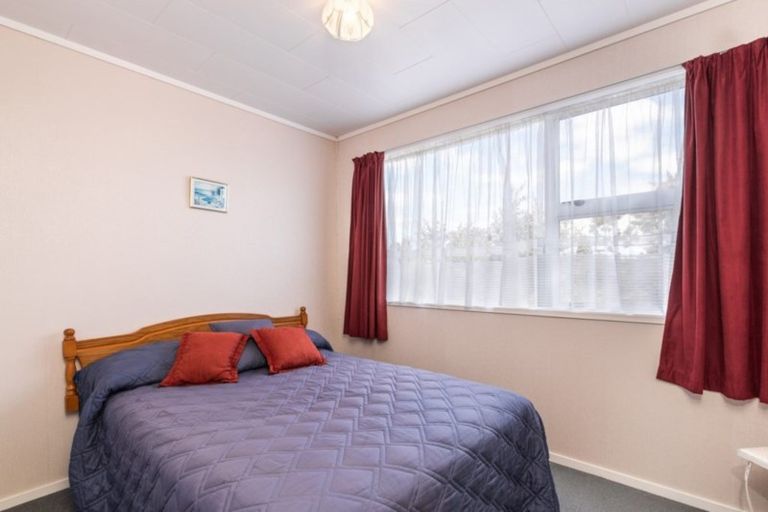 Photo of property in 20 Regents Grove, Richmond Heights, Taupo, 3330