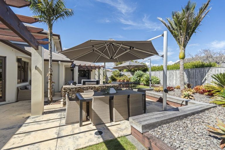 Photo of property in 14a Veale Road, Frankleigh Park, New Plymouth, 4310