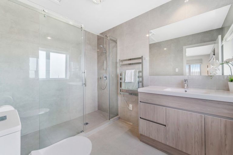 Photo of property in 10 Hedge Row, Sunnyhills, Auckland, 2010