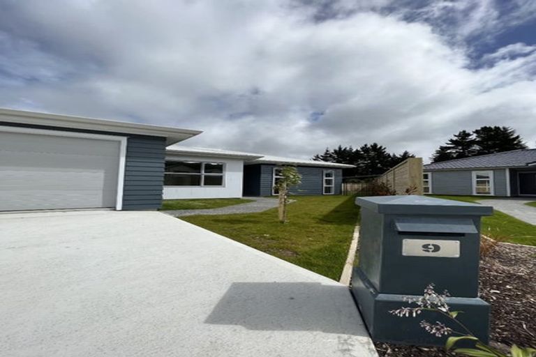 Photo of property in 9 Takapo Grove, Kelson, Lower Hutt, 5010
