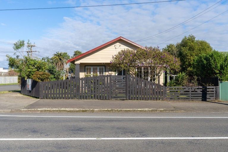 Photo of property in 33 Mako Mako Road, Levin, 5510
