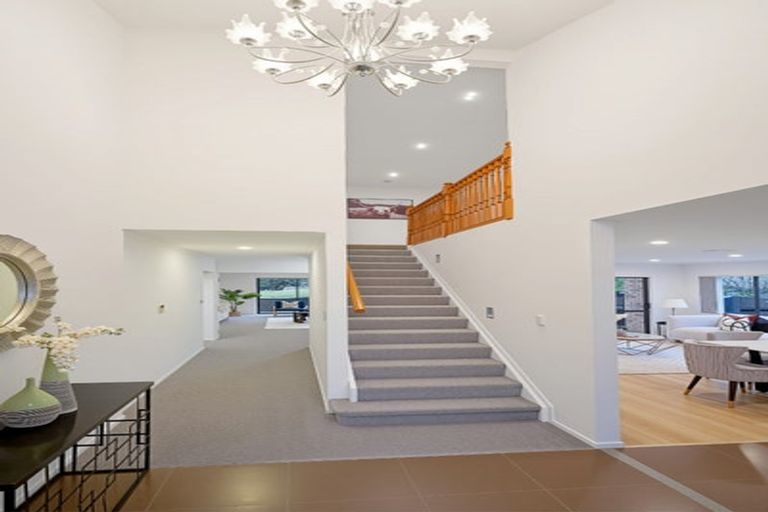 Photo of property in 104 San Marino Drive West, Henderson, Auckland, 0612