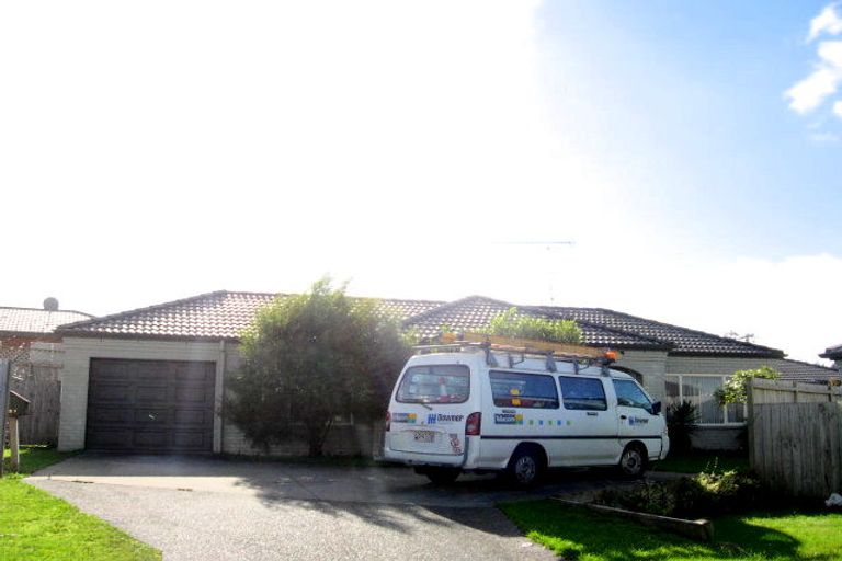 Photo of property in 21 Senator Drive, Manurewa, Auckland, 2105