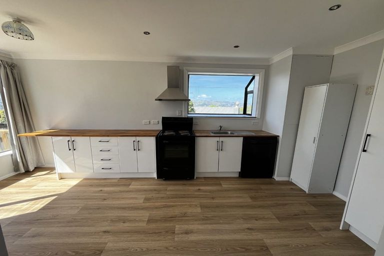 Photo of property in 25 Hiwi Crescent, Titahi Bay, Porirua, 5022